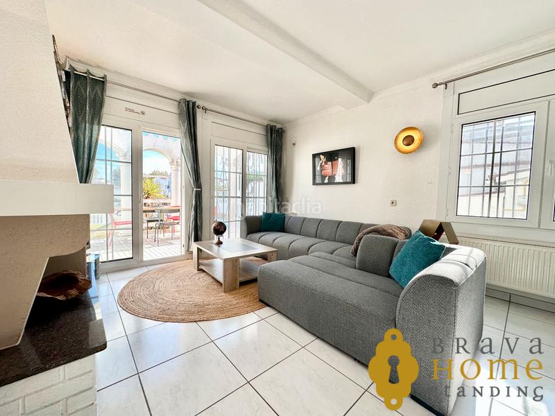 Foto 02885422-a1a2-4fa6-8c9c-a0a8f1f738f4. Casa bonita casa al canal ancho con amarre de 12,50m2 en venta en Empuriabrava