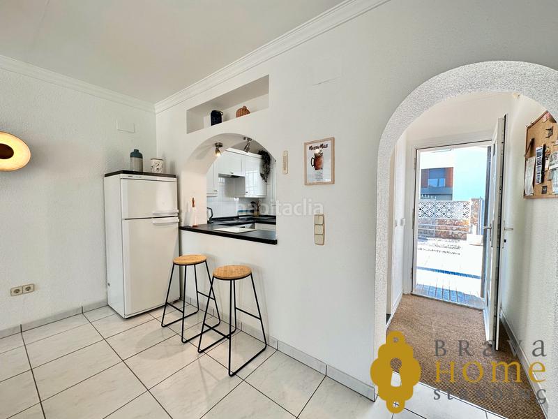 Foto 1615d523-9d87-4f3d-b4a2-c5899ab3a27a. Casa bonita casa al canal ancho con amarre de 12,50m2 en venta en Empuriabrava