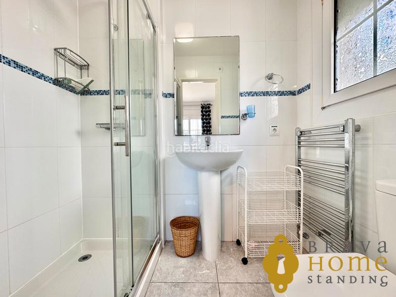 Foto 478eed19-788d-484e-a931-c282886ad9dd. Casa bonita casa al canal ancho con amarre de 12,50m2 en venta en Empuriabrava