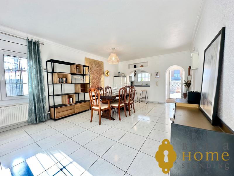 Foto 7c2ce1f5-08df-44c3-8052-4769b440e1e8. Casa bonita casa al canal ancho con amarre de 12,50m2 en venta en Empuriabrava