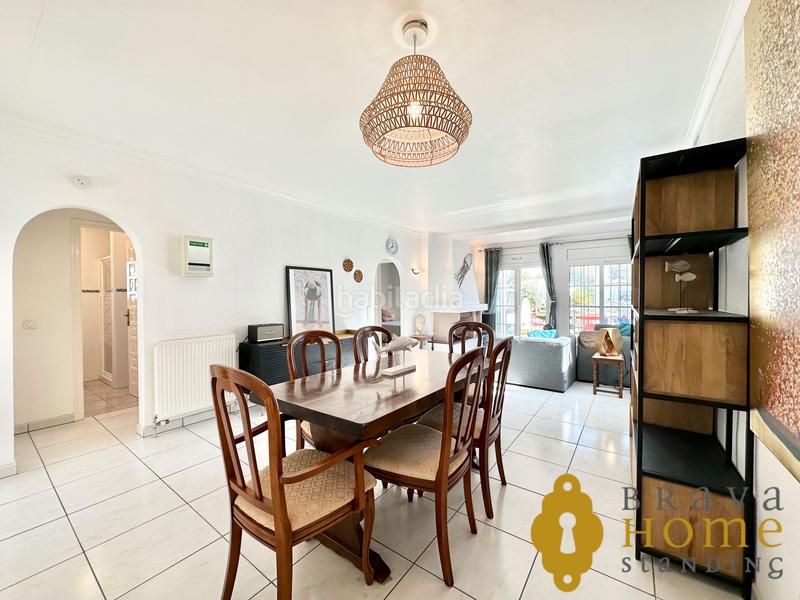 Foto 9aa0ab7b-8d01-4b61-bba9-5f0e1eb9f9f9. Casa bonita casa al canal ancho con amarre de 12,50m2 en venta en Empuriabrava