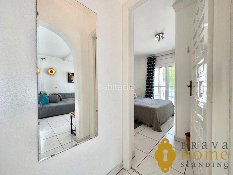 Foto e206926f-2126-4aa2-a593-636363c2dd9c. Casa bonita casa al canal ancho con amarre de 12,50m2 en venta en Empuriabrava
