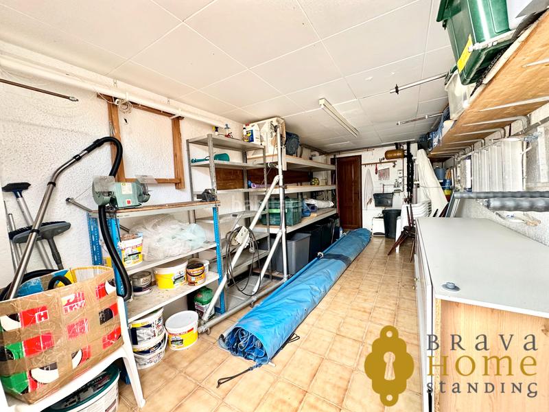 Foto f3d79261-17ec-4e26-b0a1-a48a0b8fe043. Casa bonita casa al canal ancho con amarre de 12,50m2 en venta en Empuriabrava