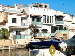 Casa  Linia. Lujosa casa con amarre de 20m antes de los puentes en empuriabra