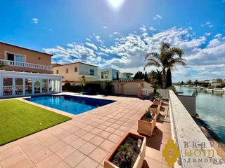 Casa  Carrer ter. Espectacular casa con amarre de 12m en canal ebre en venta en em