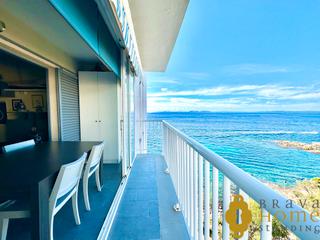 Pis a Puig Rom-Canyelles-Almadrava. Apartamento en 1ª linea de mar con vistas y piscina comunitaria