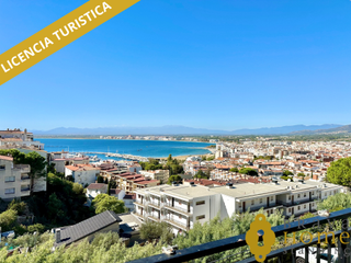 Pis a Puig Rom-Canyelles-Almadrava. Apartamento con licencia turística, parking y vistas a la bahía