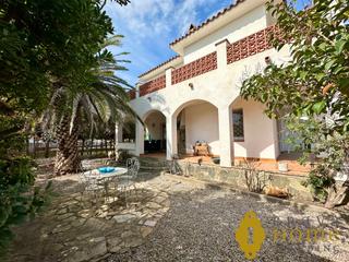 Casa a Muga - Gran Reserva - Badia. Hermosa casa a tan solo 300m de la playa, en venta en empuriabra