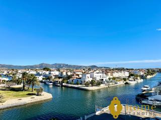 Àtic a Port Banyuls - Port Alegre - Port Empordà. Precioso apartamento con impresionantes vistas a los canales de