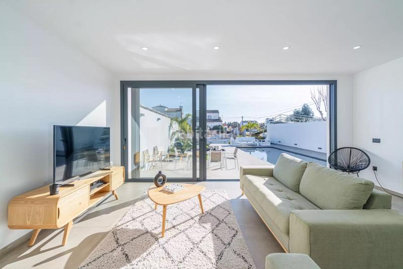 Foto 27192306-6bb8-4fcf-a271-e2b8e5012805. Haus mit parking pool in Cap Ras - Creus - Falconera Empuriabrava