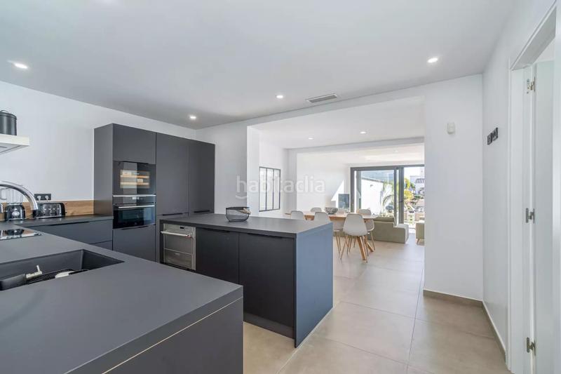 Foto 3be90a3e-4132-4e11-aaa4-50610d8b1b68. Haus mit parking pool in Cap Ras - Creus - Falconera Empuriabrava