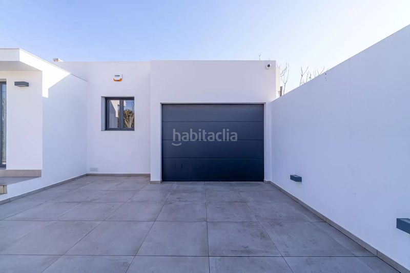 Foto 2a1bb8b2-4680-4f5b-8962-63eda1489982. Casa amb aparcament piscina a Cap Ras - Creus - Falconera Empuriabrava