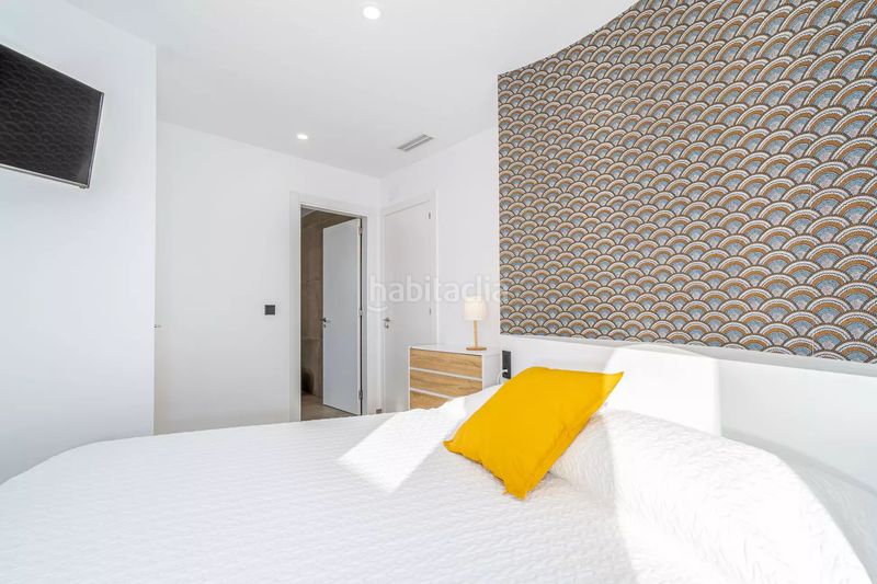 Foto 7837f876-a395-4d08-88a0-151e858162d7. Casa amb aparcament piscina a Cap Ras - Creus - Falconera Empuriabrava