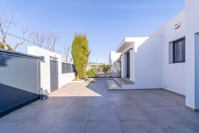Foto d21aa365-3ef9-48a7-b6f9-a4a89eb7a73b. Casa amb aparcament piscina a Cap Ras - Creus - Falconera Empuriabrava