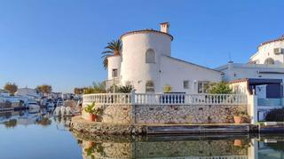 Casa a Tordera - Fluvià - Llobregat. Casa con amarre en exclusiva ubicación