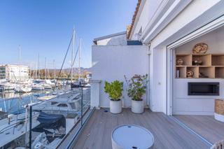 Casa a Port Grec - Port Moxó. Casa con amarre de 12x5m antes de los puentes en empuriabrava