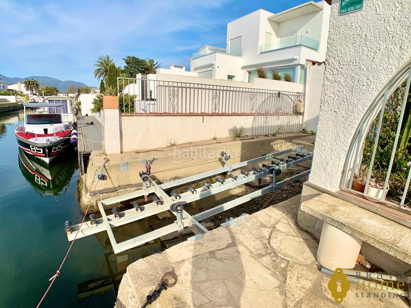 Foto 07718271-b20d-48b5-ba35-0717fed617d7. Casa amb calefacció aparcament piscina a Cap Ras - Creus - Falconera Empuriabrava