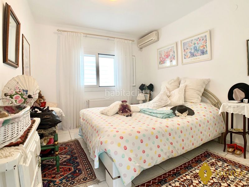 Foto 15c2e3a6-5e3d-4352-98ce-4e6b94a5be1a. Casa amb calefacció aparcament piscina a Cap Ras - Creus - Falconera Empuriabrava