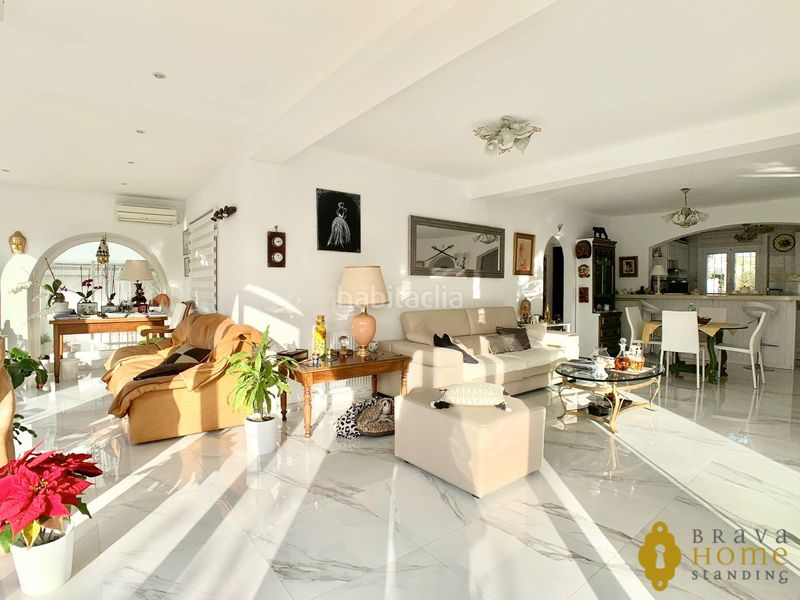 Foto 23d9212c-0ba4-40cf-8610-42ac7fbc9c74. Casa amb calefacció aparcament piscina a Cap Ras - Creus - Falconera Empuriabrava