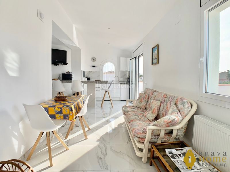 Foto 4065346a-8d1b-4260-b544-d043978a8963. Casa amb calefacció aparcament piscina a Cap Ras - Creus - Falconera Empuriabrava