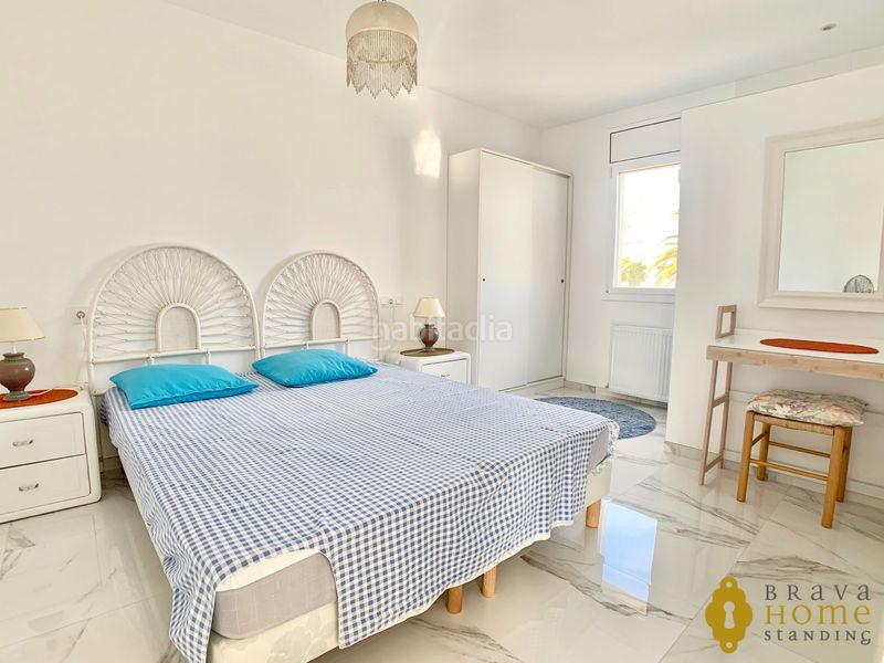 Foto 5fc2c6de-e767-4727-b293-57eefc3e3d3e. Casa amb calefacció aparcament piscina a Cap Ras - Creus - Falconera Empuriabrava