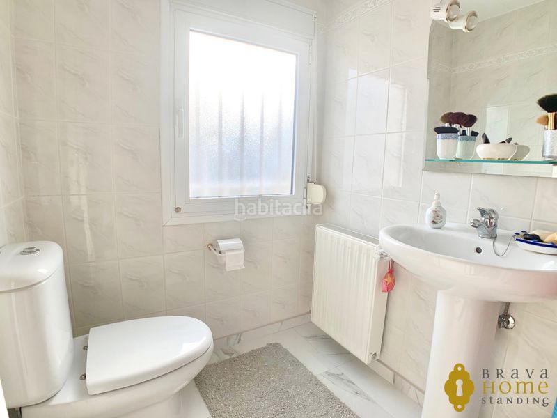 Foto 61a69e76-bbe2-430d-9355-fc29016a591e. Casa amb calefacció aparcament piscina a Cap Ras - Creus - Falconera Empuriabrava