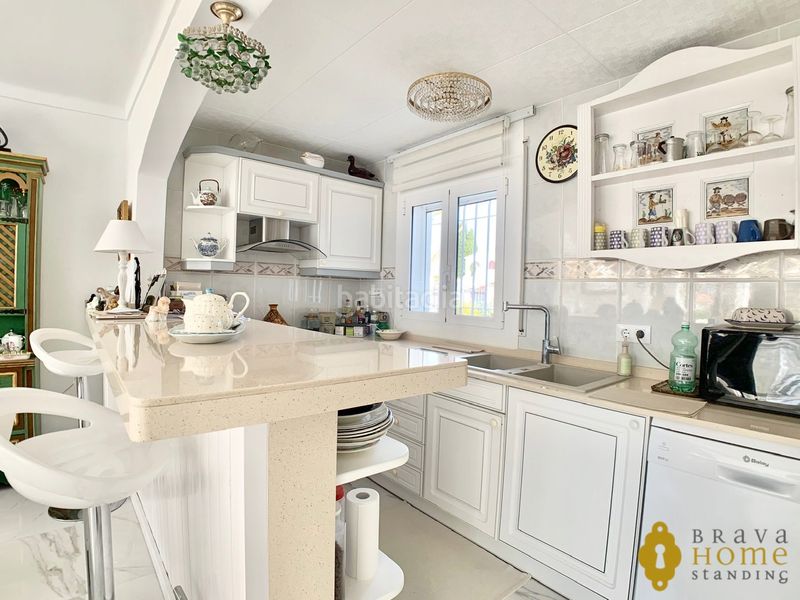 Foto 7a13547a-6fce-4e18-bcfb-a061ab2ac0a9. Casa amb calefacció aparcament piscina a Cap Ras - Creus - Falconera Empuriabrava