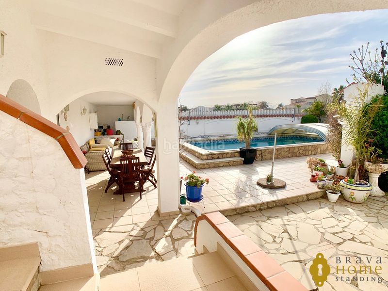 Foto 7db0d0d6-0ae7-4fcb-8667-b23db8d4b5b3. Casa amb calefacció aparcament piscina a Cap Ras - Creus - Falconera Empuriabrava