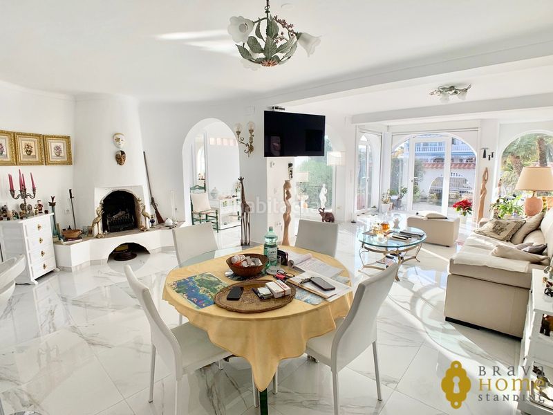 Foto 83d633d2-d654-465d-aab3-f9269825f5be. Casa amb calefacció aparcament piscina a Cap Ras - Creus - Falconera Empuriabrava