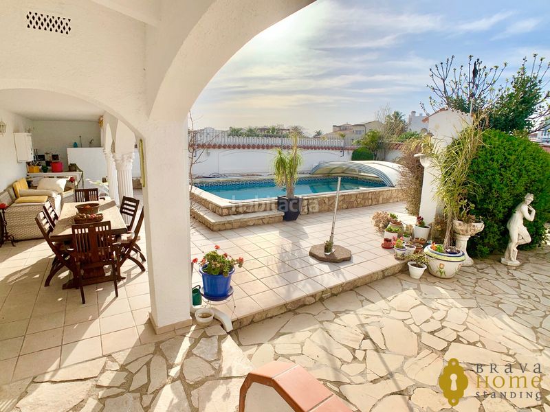 Foto 92a79b1f-8368-4d1c-bd3d-cde93060e508. Casa amb calefacció aparcament piscina a Cap Ras - Creus - Falconera Empuriabrava