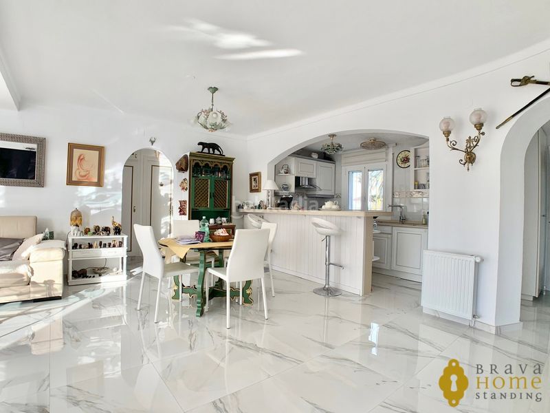 Foto ee3ce5bc-e1e2-44cc-b6c0-788b8c9626e8. Casa amb calefacció aparcament piscina a Cap Ras - Creus - Falconera Empuriabrava