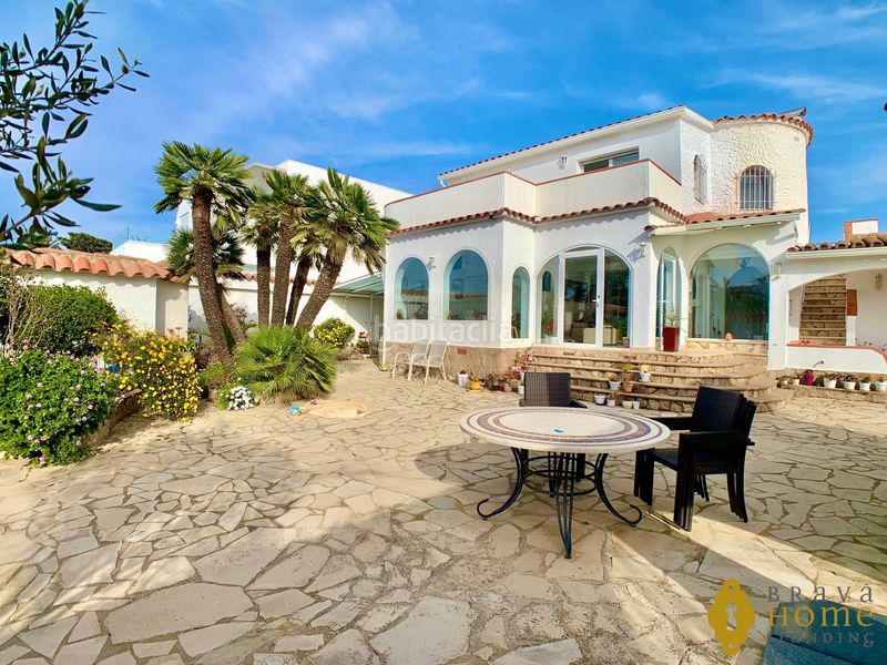 Foto ffa7eedc-e208-4c29-8826-72f604e97e3d. Casa amb calefacció aparcament piscina a Cap Ras - Creus - Falconera Empuriabrava