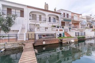 Casa a Port Banyuls - Port Alegre - Port Empordà. Magnífica casa con amarre de 10x5m en una de las mejores zonas d