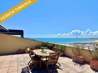 Àtic  Passeig marítim. Exclusivo ático en venta en primera línea de mar con licencia tu