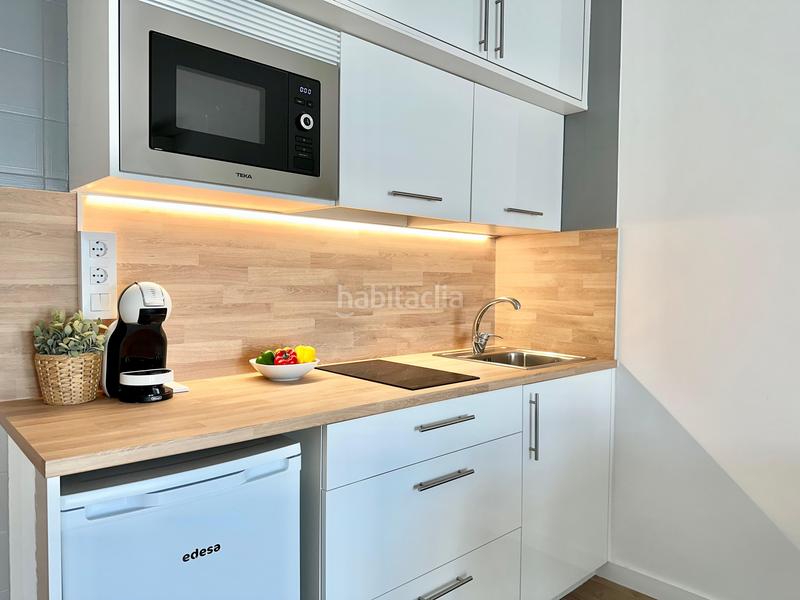 Foto 27c7b0ce-3620-48fd-a6fe-26cce6cebc8b. Piso en carretera canyelles 12 precioso apartamento en 1era linea de mar con licencia turística y parking privado en Roses
