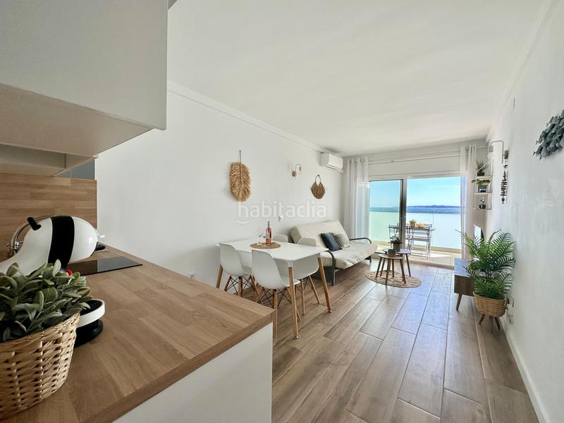 Foto 83a84e4a-fde9-4d1b-85e6-9a4425f713ff. Piso en carretera canyelles 12 precioso apartamento en 1era linea de mar con licencia turística y parking privado en Roses