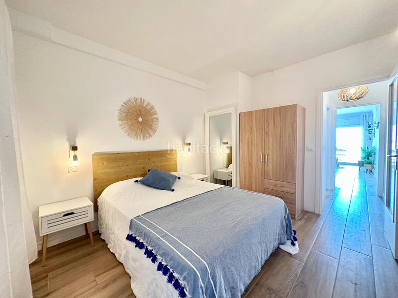 Foto a7bfdbd4-76da-4b49-bd2b-1529c0b6a058. Piso en carretera canyelles 12 precioso apartamento en 1era linea de mar con licencia turística y parking privado en Roses
