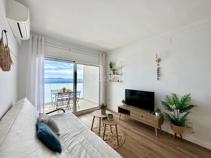 Foto b16a0fdd-287f-46d3-889f-595fe2d06ec8. Piso en carretera canyelles 12 precioso apartamento en 1era linea de mar con licencia turística y parking privado en Roses