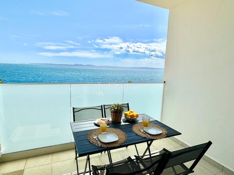 Foto b2400284-8106-490f-81ae-92e88e3d60d8. Piso en carretera canyelles 12 precioso apartamento en 1era linea de mar con licencia turística y parking privado en Roses