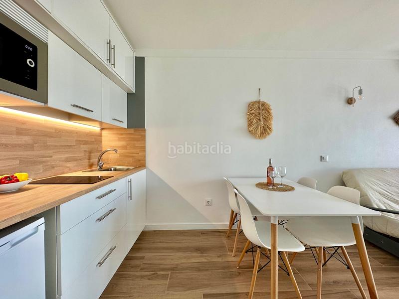 Foto b76551e1-b234-483b-a868-d7fb209bfaae. Piso en carretera canyelles 12 precioso apartamento en 1era linea de mar con licencia turística y parking privado en Roses
