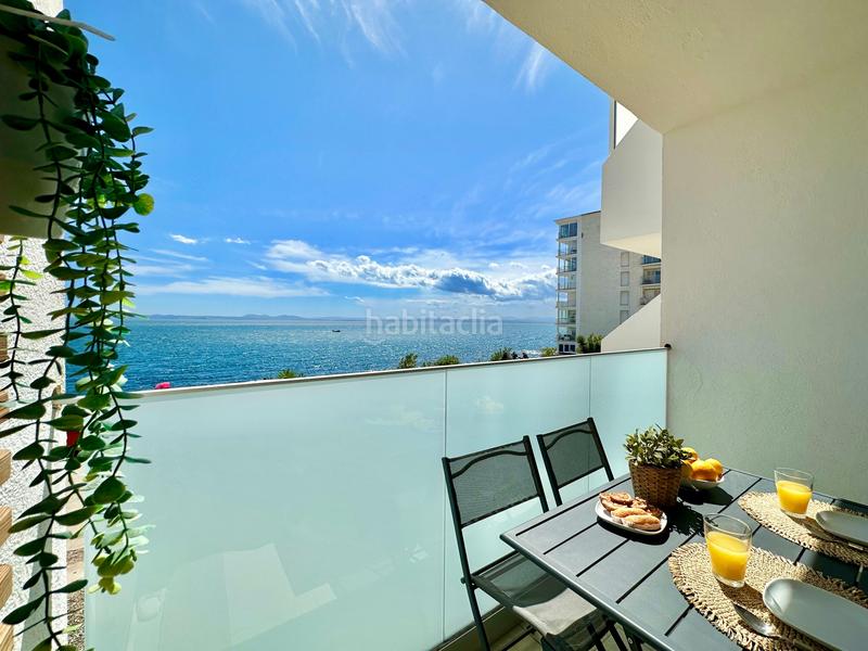 Foto c6f879d6-e822-4086-ad42-d35104c9bbda. Piso en carretera canyelles 12 precioso apartamento en 1era linea de mar con licencia turística y parking privado en Roses