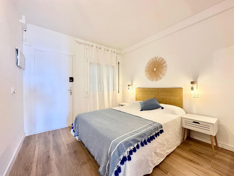 Foto edbd66ad-42a1-4a6d-b223-e6f95fe51a9a. Piso en carretera canyelles 12 precioso apartamento en 1era linea de mar con licencia turística y parking privado en Roses