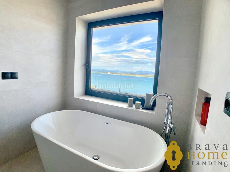 Foto 40cc7192-eb20-4893-beba-491a7d13d176. Casa  con vistas panorámicas al mar en venta . en Roses