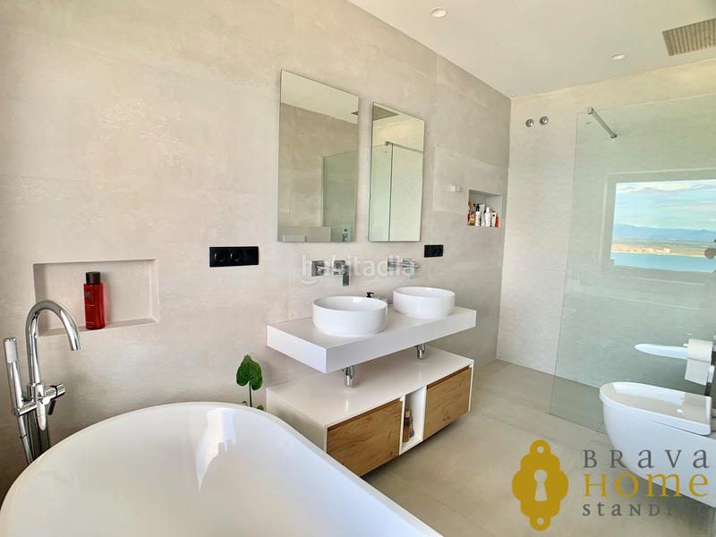 Foto ad58dd32-aa7b-4c18-9afd-a036f2046690. Casa  con vistas panorámicas al mar en venta . en Roses