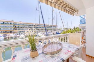 Piso  Carrer port moxo. Apartamento con amarre de 10x3.5 mts antes de los puentes