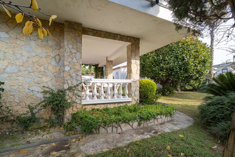 Foto 424dc8ef-7e39-4cfc-a35e-f4afd4bb8531. Casa amb aparcament piscina a Muga - Gran Reserva - Badia Empuriabrava