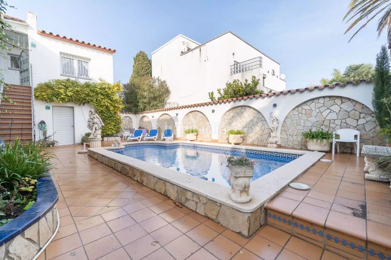 Foto 63b4ff22-0f03-459b-80e0-ef8647d3c8ec. Casa amb aparcament piscina a Muga - Gran Reserva - Badia Empuriabrava