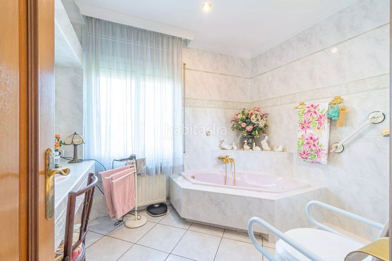 Foto 9ca21e81-9ba1-4f5c-af9e-0c965b35a797. Casa amb aparcament piscina a Muga - Gran Reserva - Badia Empuriabrava