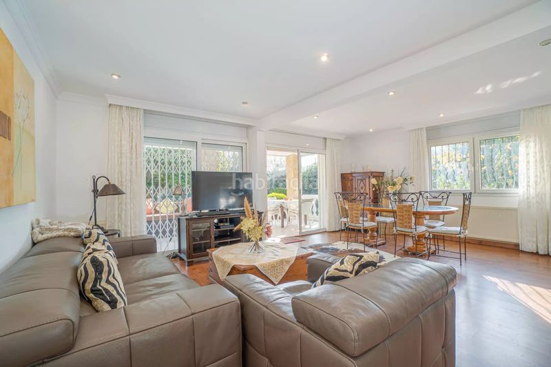 Foto 9e24b3fd-917d-400c-ac64-5636e5e748f3. Casa amb aparcament piscina a Muga - Gran Reserva - Badia Empuriabrava