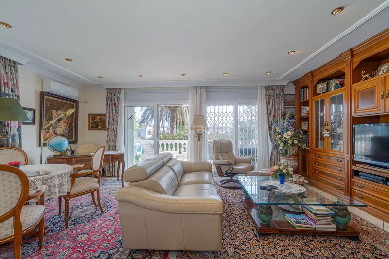 Foto c3f59dfd-ac4d-4acf-864f-a6b8a2c19791. Casa amb aparcament piscina a Muga - Gran Reserva - Badia Empuriabrava